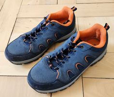 Trekking- und Freizeitschuhe Gr. 42