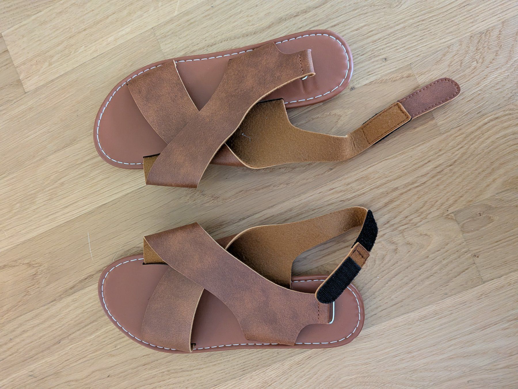 Scarpe da donna: Sandalen Lederoptik braun Grösse 39 neu – Usato da St. Gallen venduto da HannahIten 1