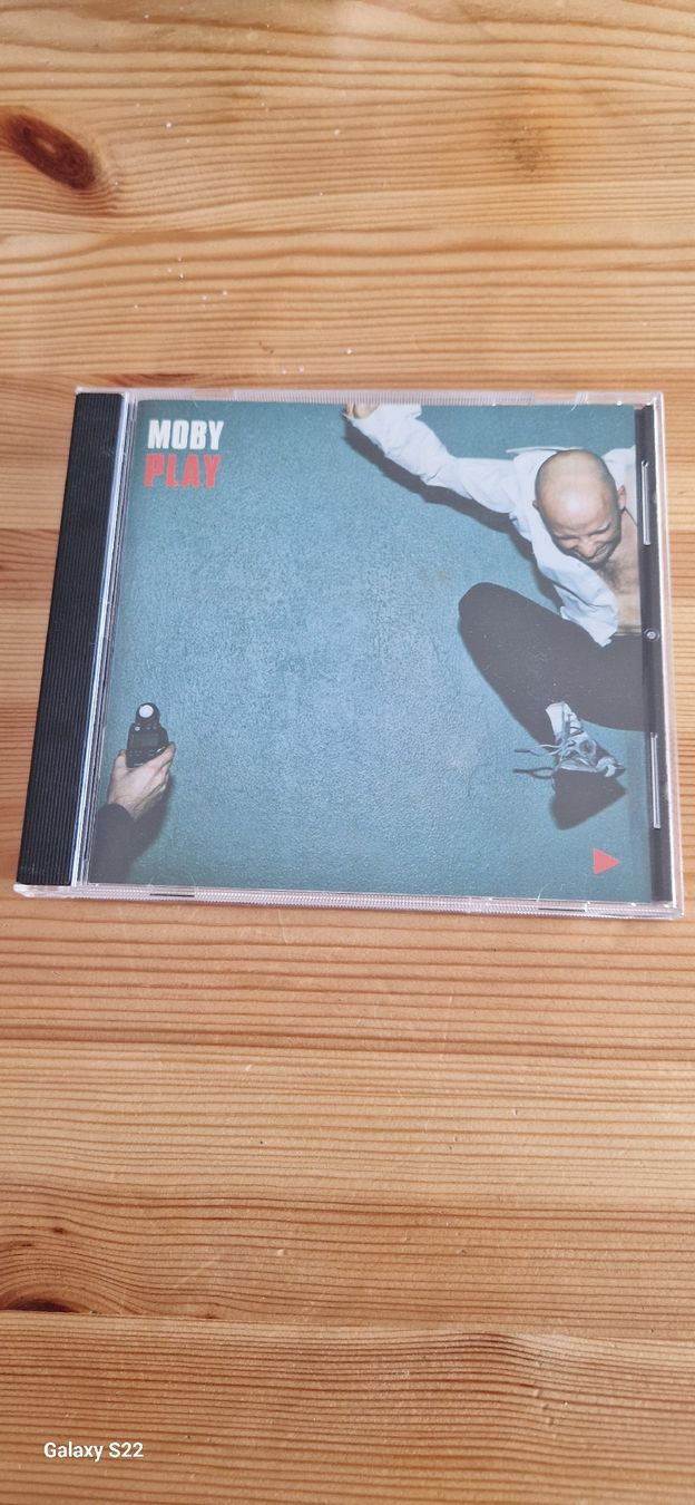 CDs: Moby – Play / I Like To Score – D'occasion à Yvonand par CD-KINGDOM