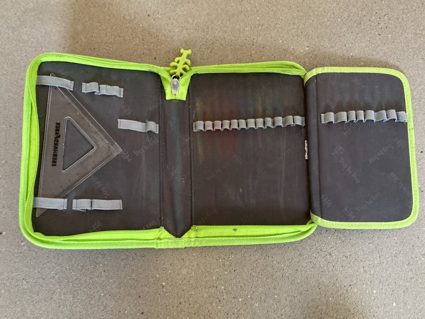 Step by Step Astucci : Etui Step by Step Tarnmuster mit Geodreieck gebraucht – Usato da Märstetten venduto da Twikech 1