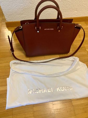 Michael Kors Handtasche in Bordeaux