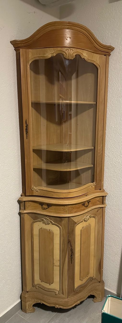 Vetrine: Antiker Eck-Vitrinenschrank Massivholz – Usato da Dübendorf venduto da Shineforyou