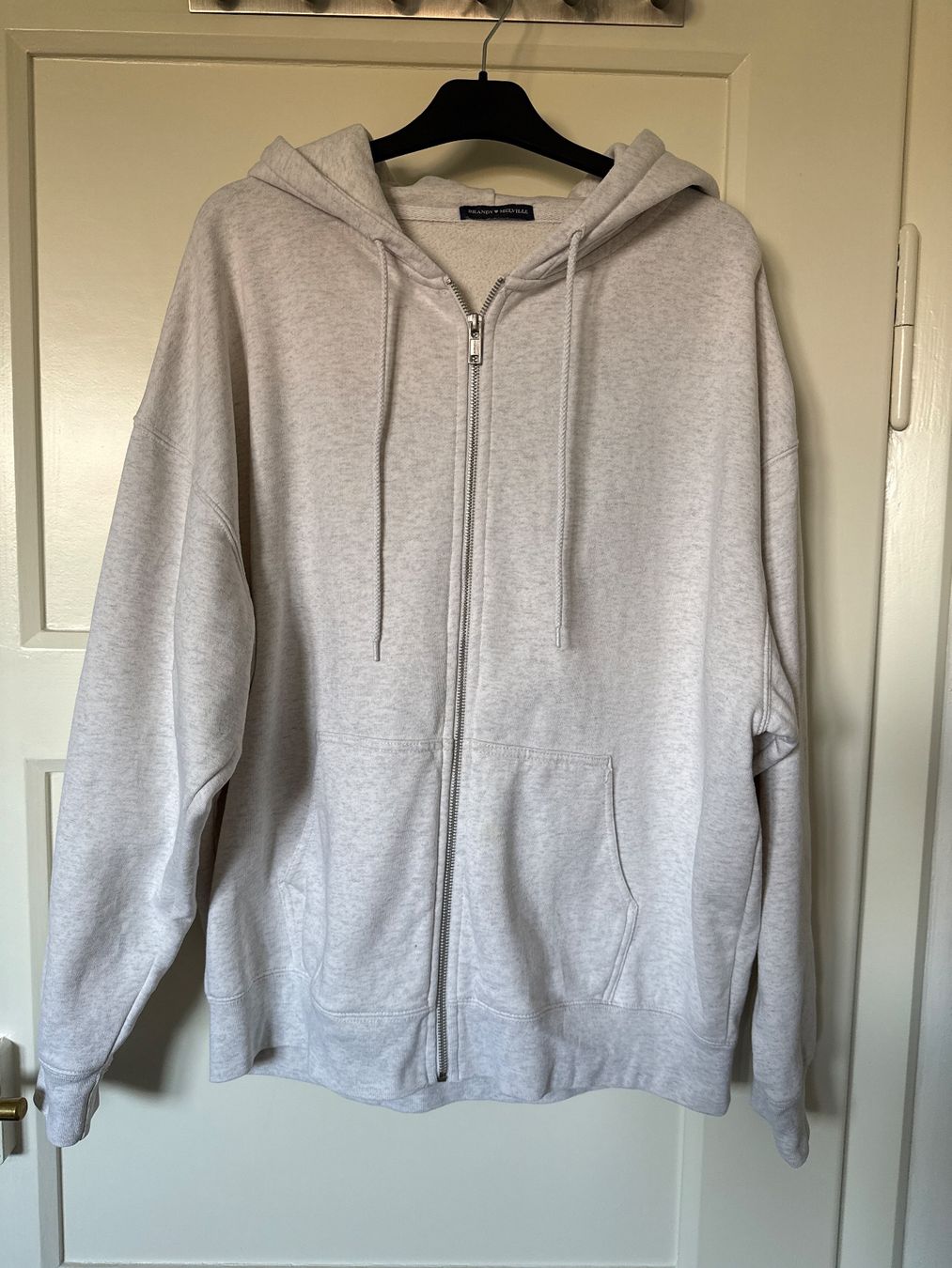 Brandy Melville Giacche: Brandy Melville zip Hoodie – Usato da Basel venduto da jetzt-wird-gemistet