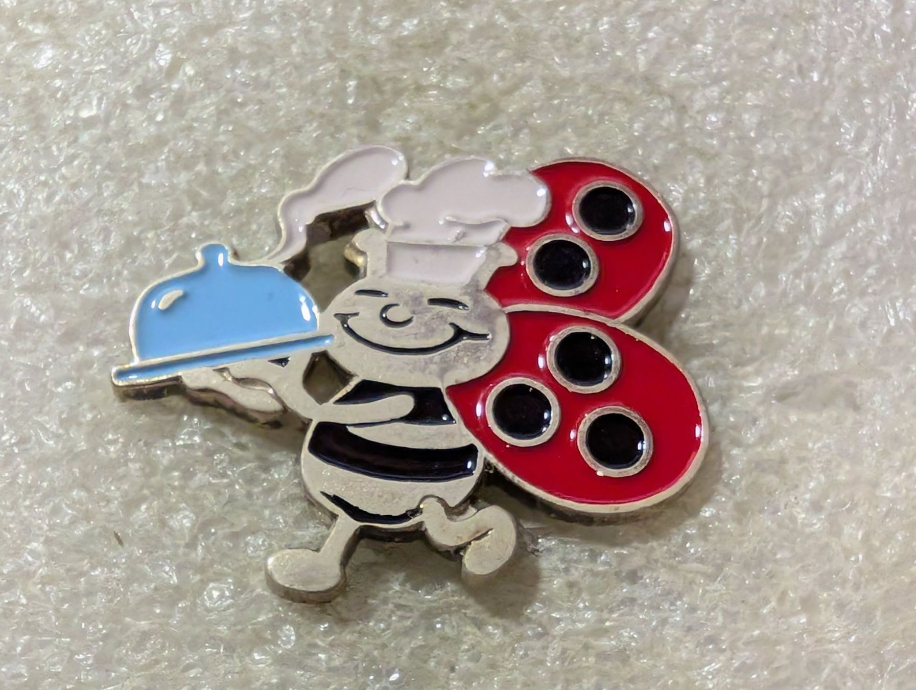 Placchette & Badge: Ansteckpin 177: Sonntagsblick – Usato da Oppligen venduto da Pin-Fall-Shop