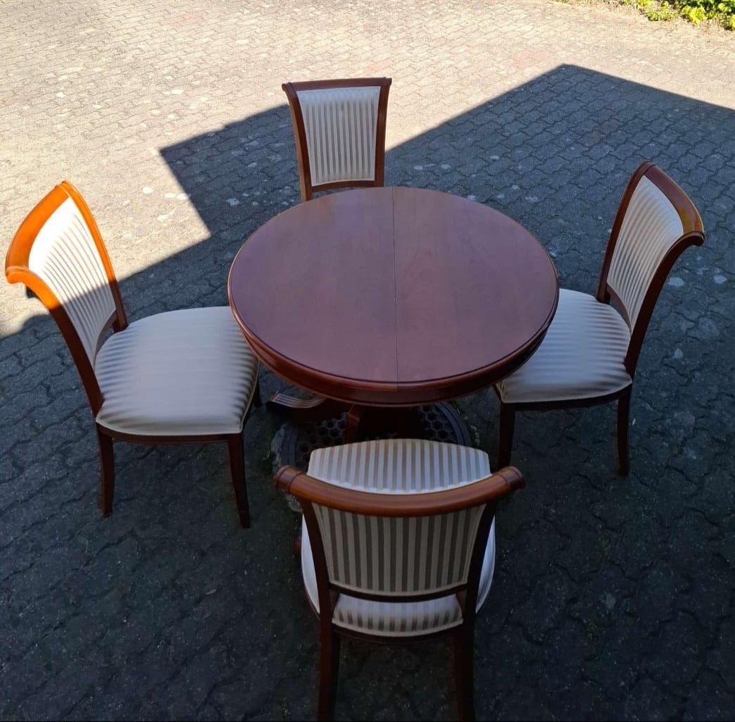 Set di tavolo e panche: Runder Esstisch aus Holz mit 4 Stühlen – Usato da Langendorf venduto da olpafa