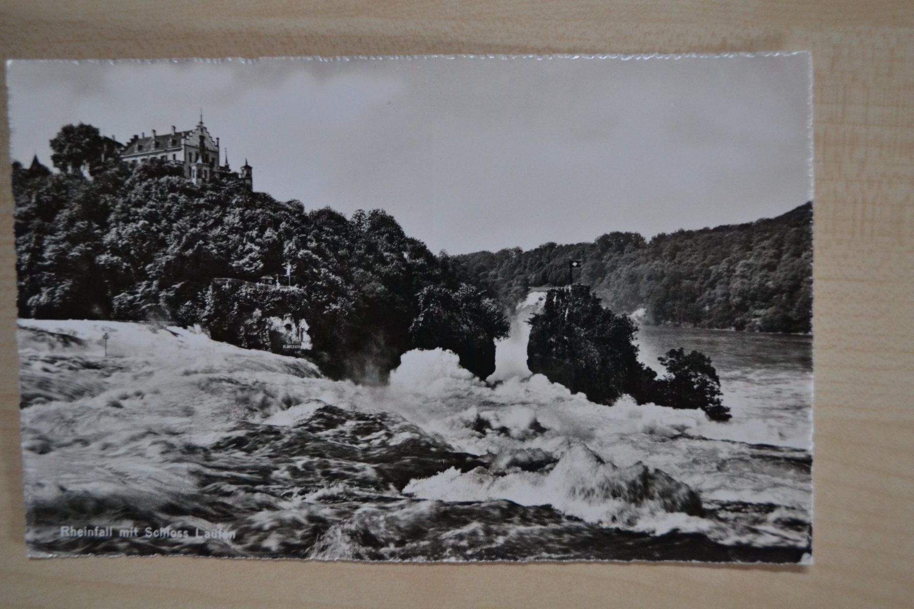 Cartoline postali: AK Rheinfall mit Schloss Laufen SH – Usato da Beinwil am See venduto da kajak55