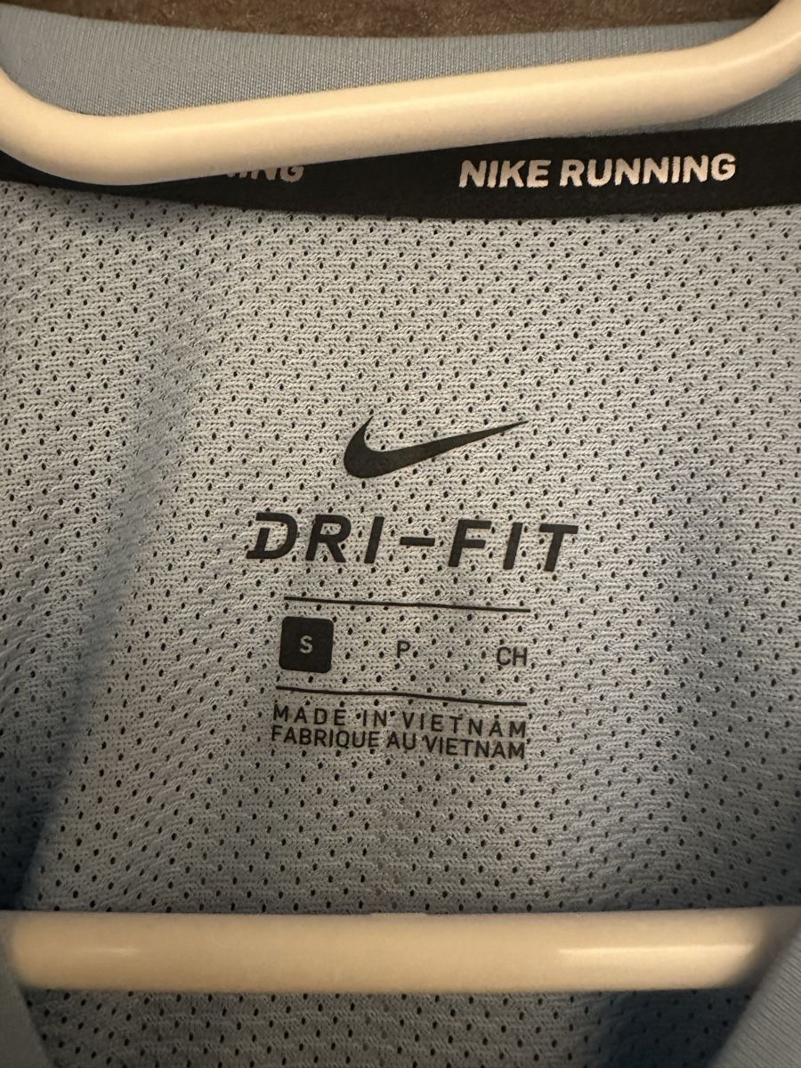 Nike T-Shirts: Nike Herren Running Shirt, Hellblau, Grösse S – Gebraucht aus Sirnach von Robine1991 2