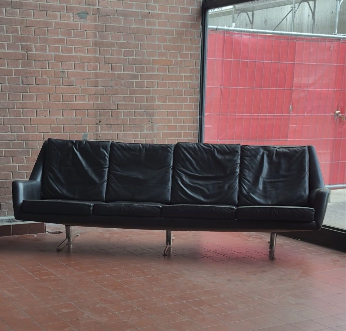Divani: Grosses Vintage Ledersofa 1960er – Usato da Basel venduto da nizzle 1