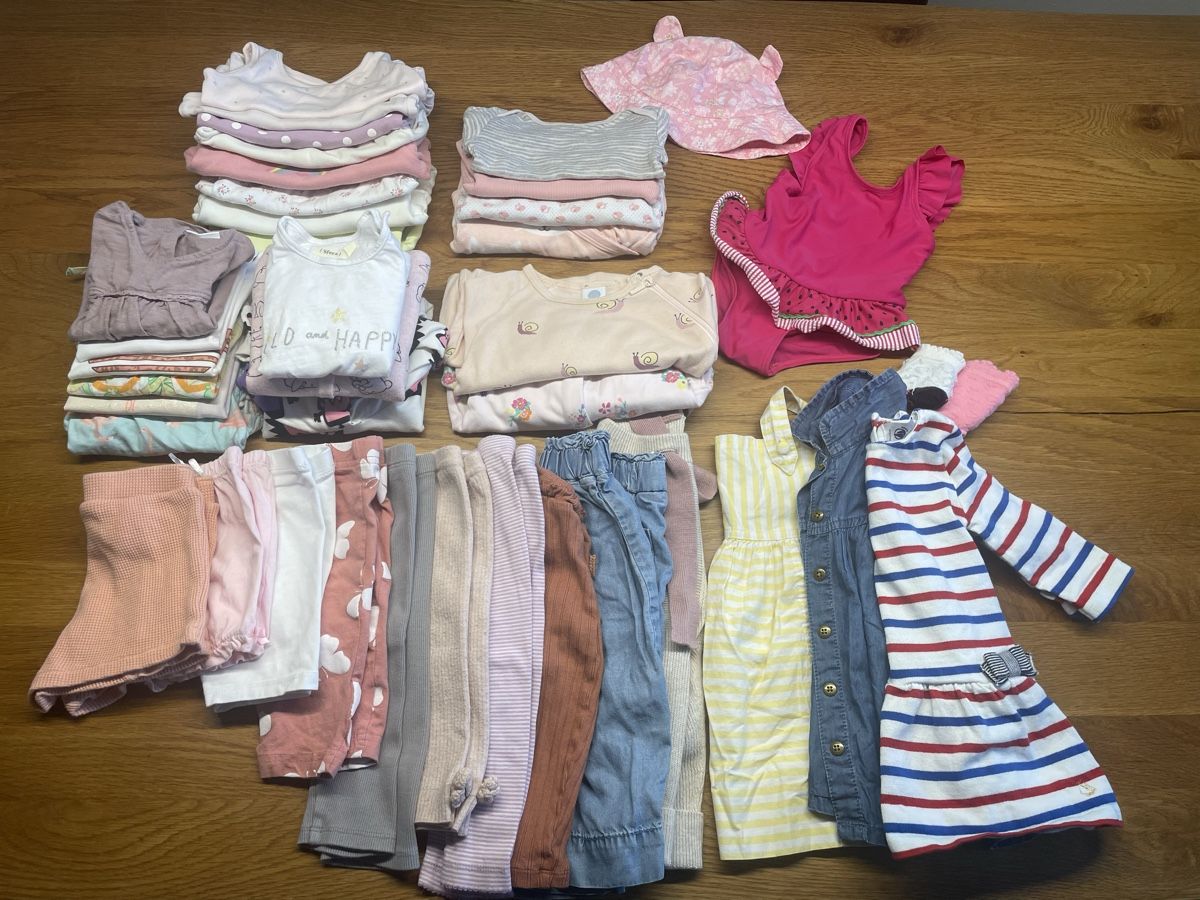 Lotti & Set di vestiti: Kleiderpaket Mädchen 74 – Usato da Willisau venduto da lar.ssa
