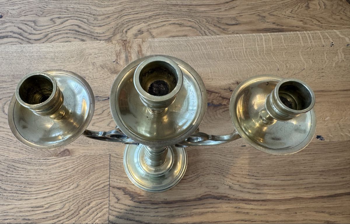 Portacandele: 2 Antike Massive Kerzenständer aus Messing – Usato da Balsthal venduto da Narulya 2