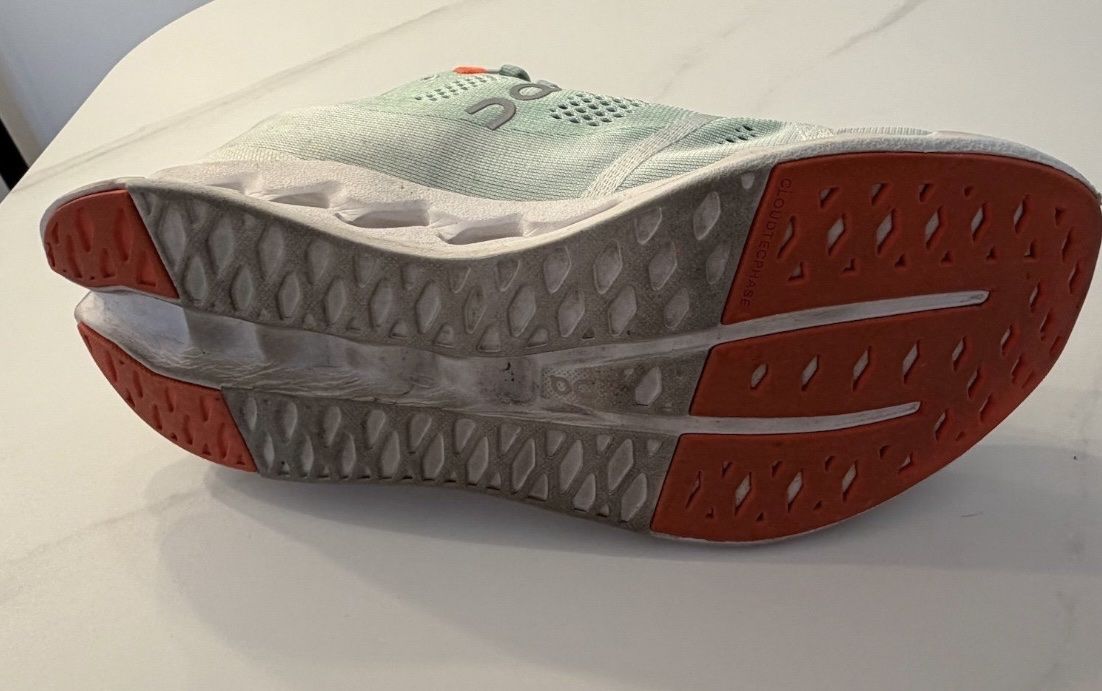 On Chaussures hommes: On Running Schuhe Modell Cloud Surfer, Gr. 45 – D'occasion à Bremgarten AG par pat_dkg5 2
