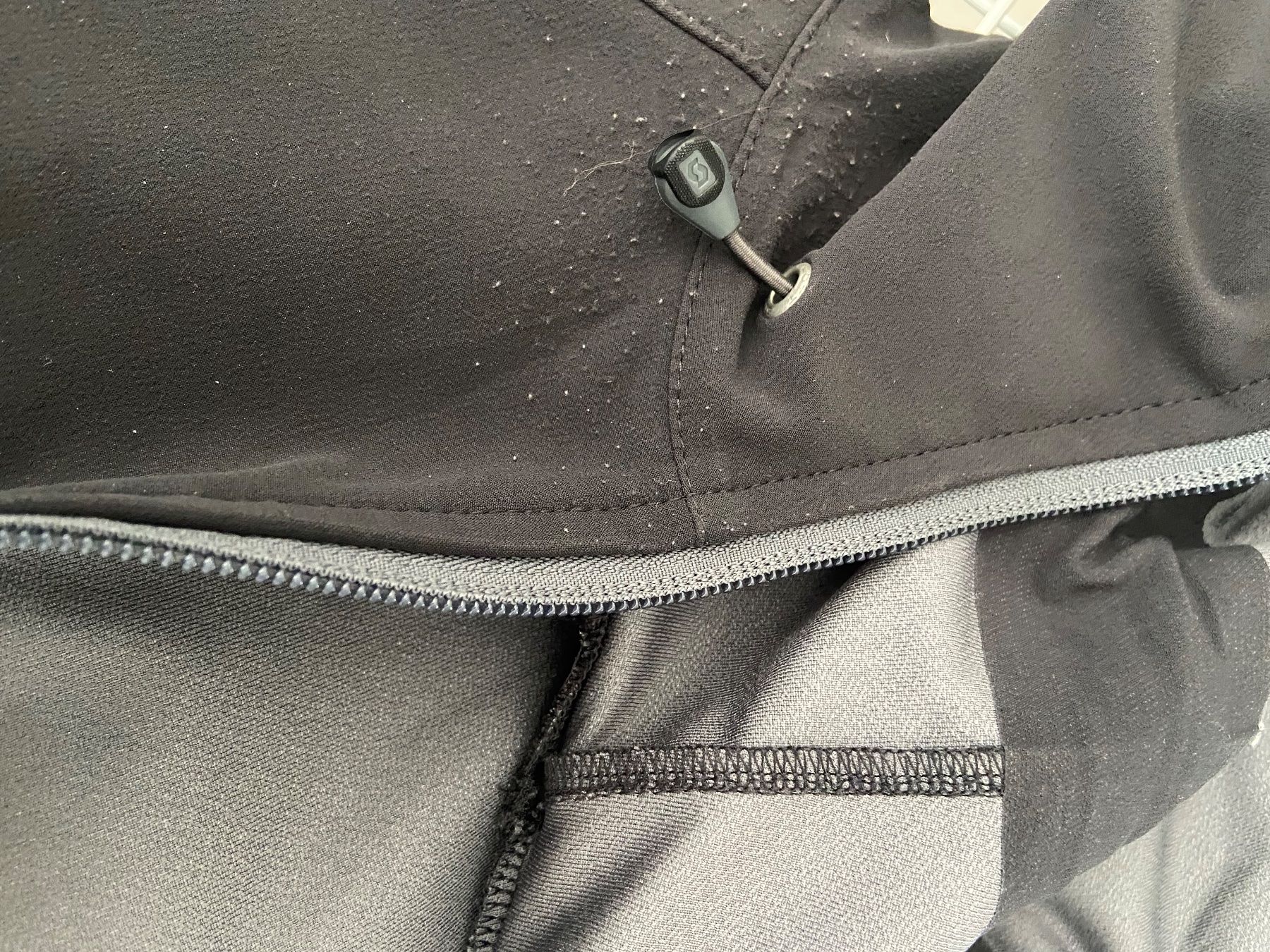 Giacche: Salomon Softshell Jacke Gr S – Usato da Horgen venduto da smlecnik78 2
