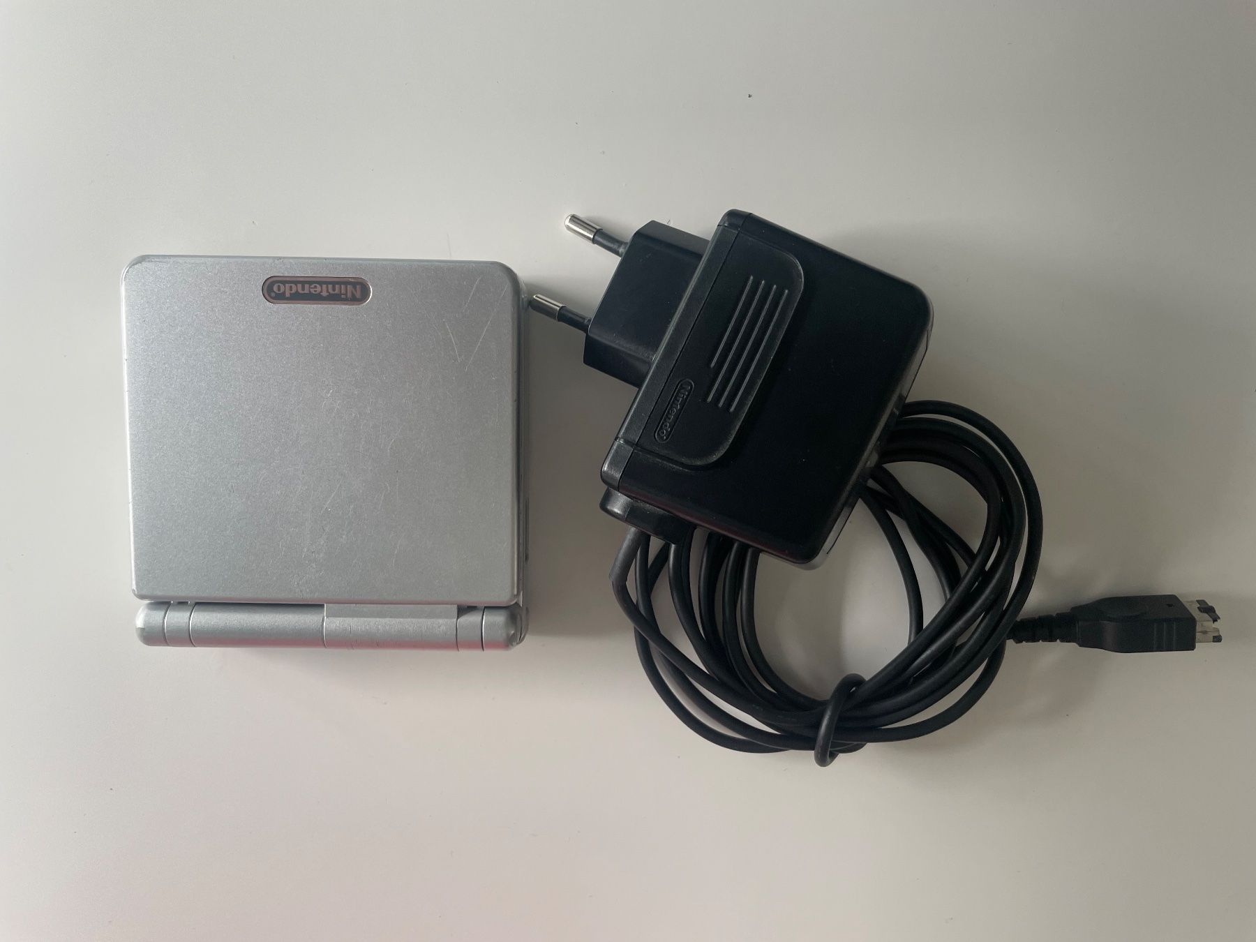 Nintendo Console: Nintendo Gameboy  Advance SP – Usato da Dällikon venduto da buyandbehappy