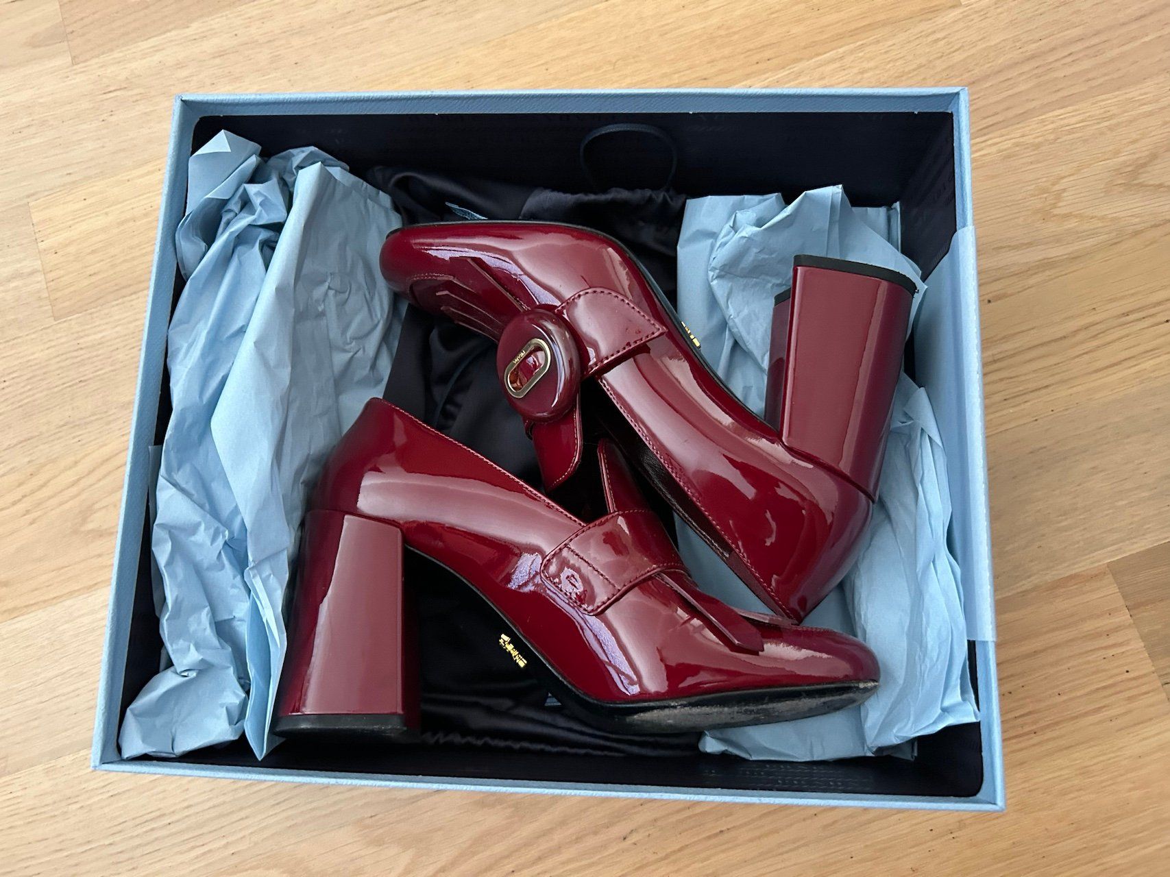 Prada Damenschuhe: Prada Damenschuhe, Grösse 36 – Gebraucht aus Basel von sofa016