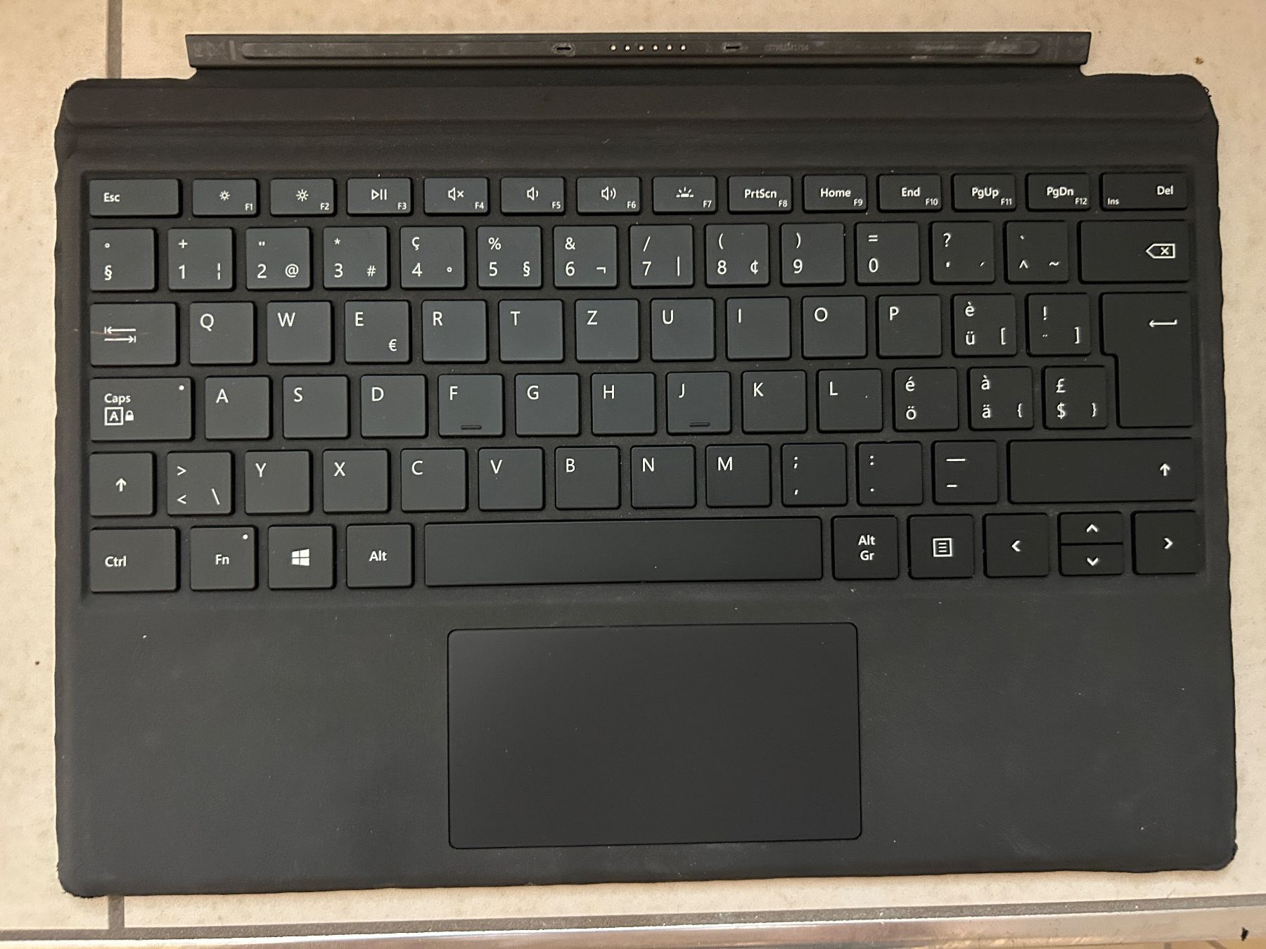 Microsoft Covers & Taschen: Microsoft Surface Pro Type Cover Schwarz - Top Zustand! – Gebraucht aus Buchs SG von mero08
