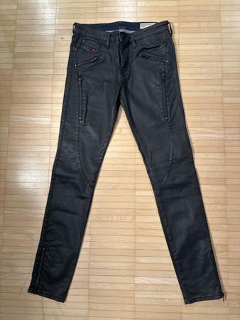 DIESEL: Hose Damen (Grösse 29/32)