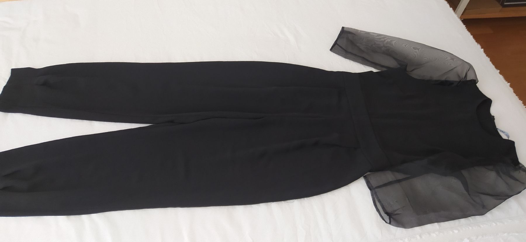 Zara Tute: Zara Black Jumpsuit – Nuovo (secondo la descrizione) da Basel venduto da beg_6v7r 1