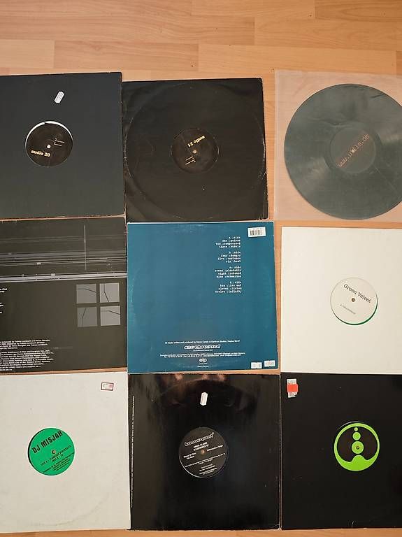 Dischi in vinile: 20 x Vinyl Old School Classic Techno – Usato da Sitterdorf venduto da RabattRambo 1