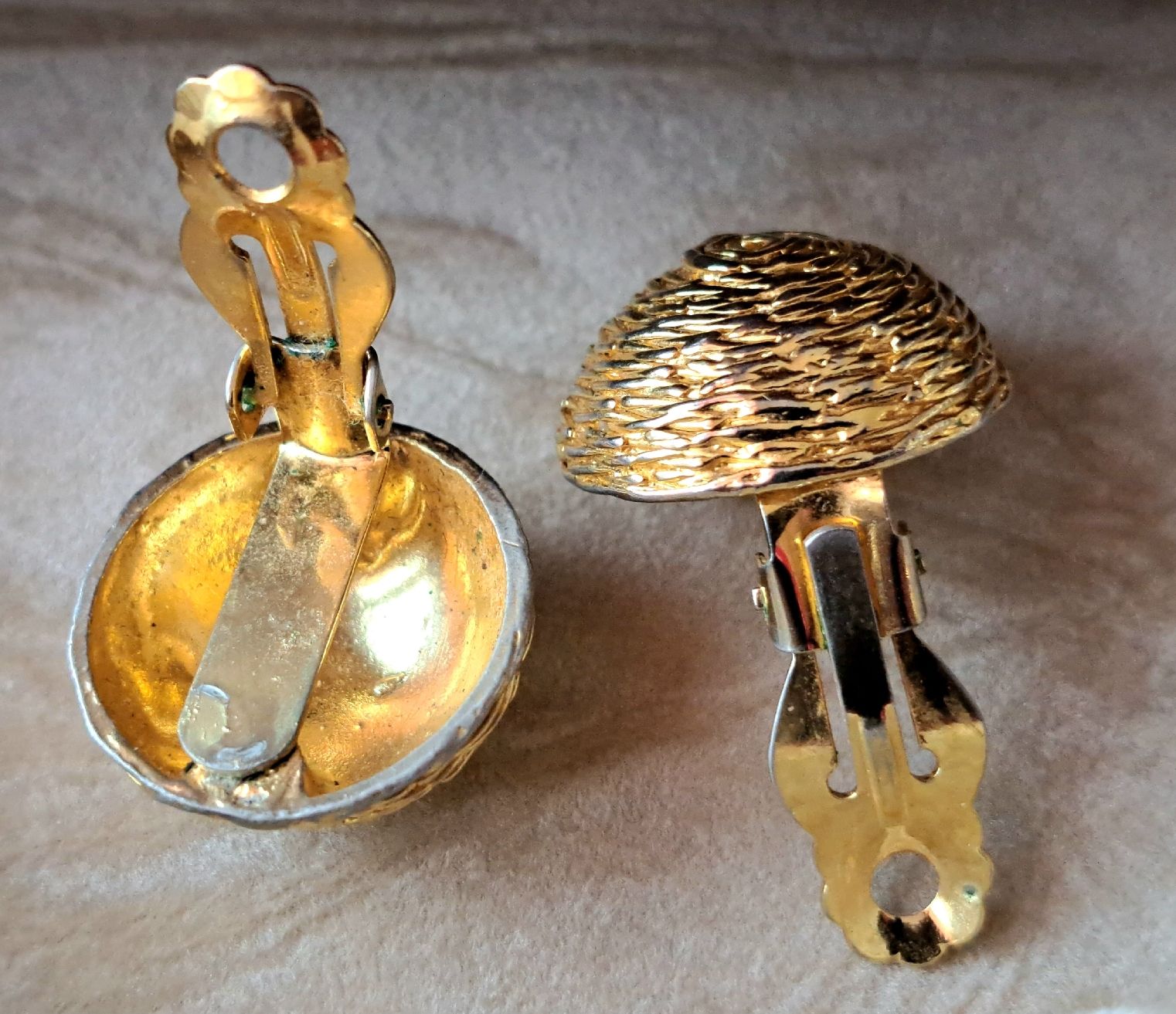 Orecchini pendenti & Orecchini a lobo: Clips d'oreilles vintage dorés – Usato da Hauterive NE venduto da ali_vintage 2