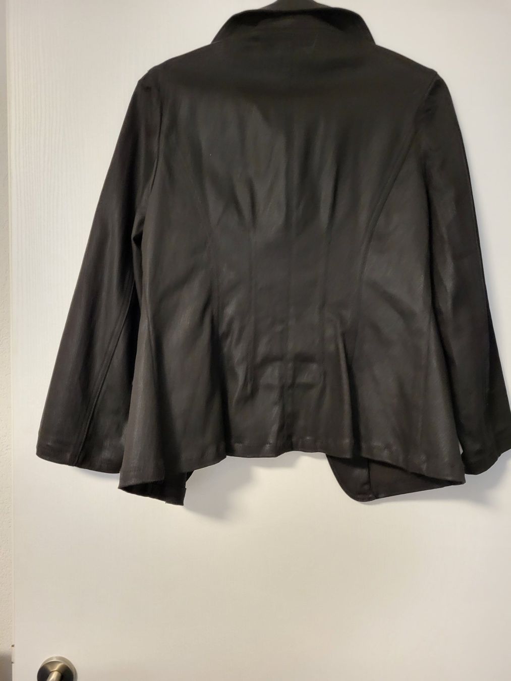 Completi & Tailleur: Anzug, 2 Teiler schwarz, Gr. L – Usato da Eschlikon TG venduto da Hirzliblick 1