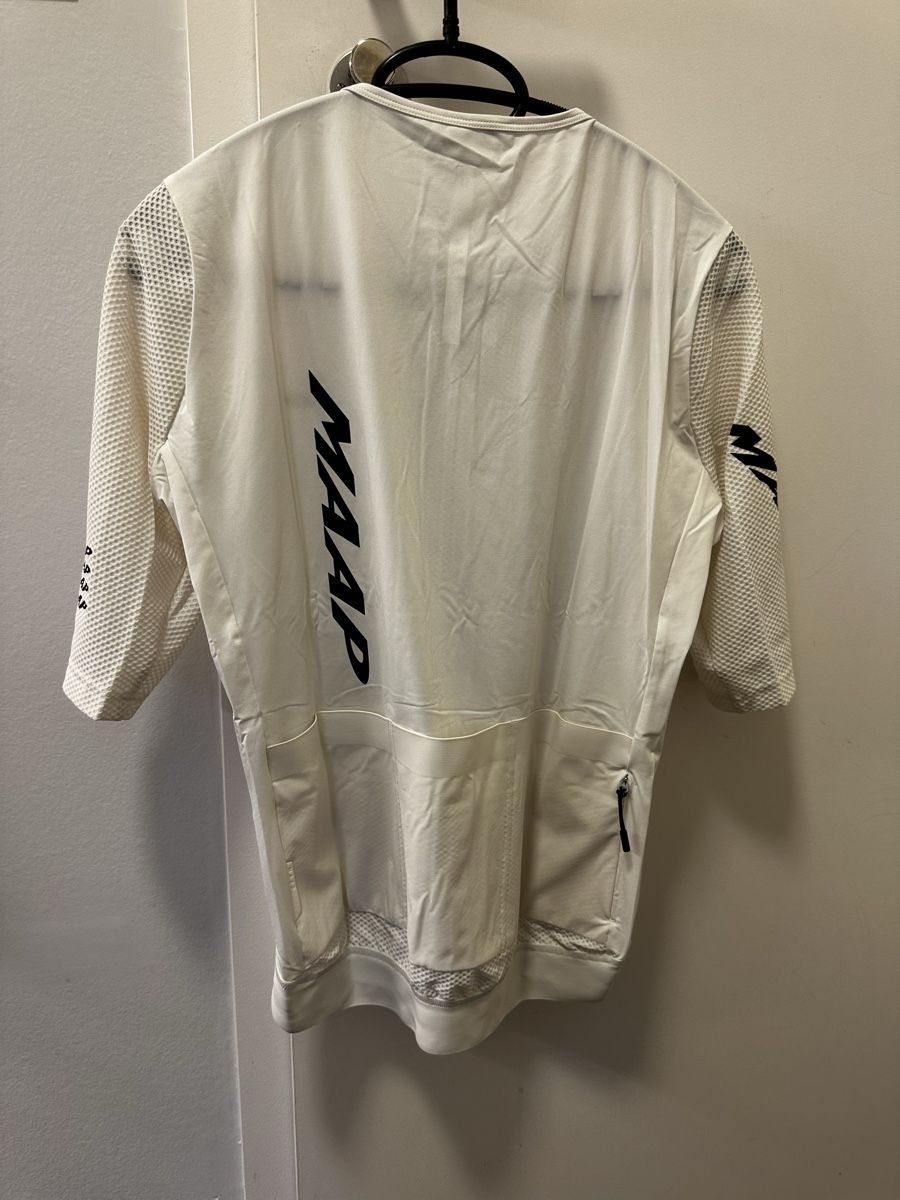 Canottiere & Pantaloni: MAAP Cycling Evade Pro Base Jersey 2.0 – Nuovo e nell'imballaggio originale da Carouge GE venduto da cytoplan 1