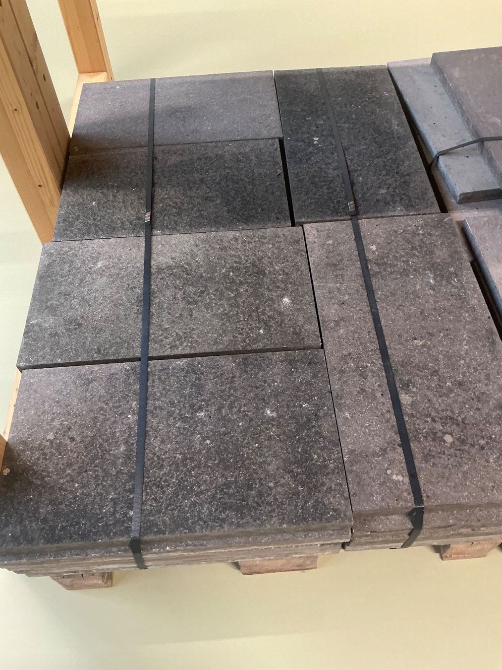 Bodenbeläge: Gartenplatten – Gebraucht aus Zug von Bauteile-Zug 1