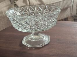 Coupe en verre ciselé sur pied – vintage