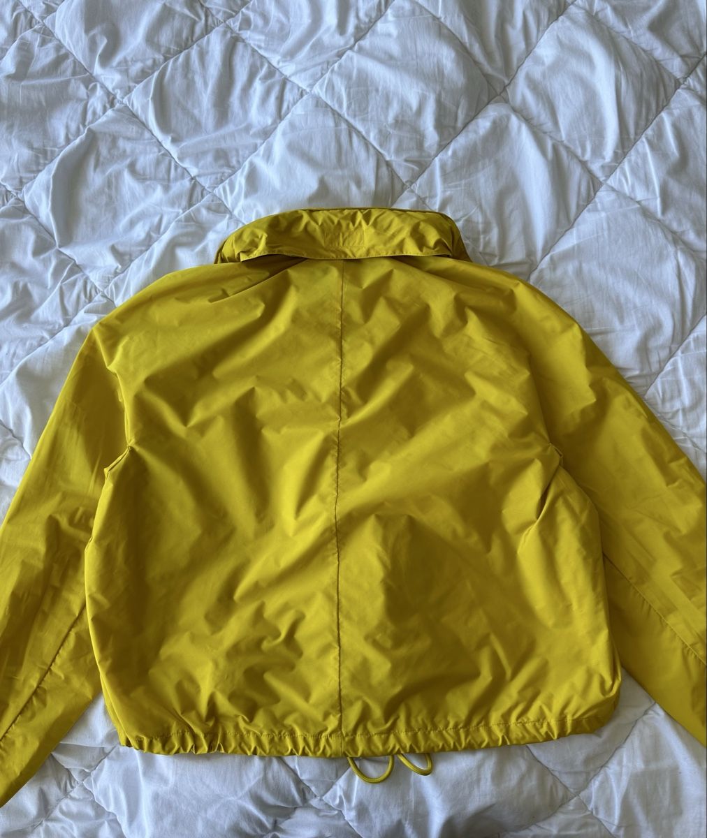 Prada Giacche: Bright Yellow Prada Milano Lightweight Jacket - Size 42 – Usato da Zürich venduto da megastored 2