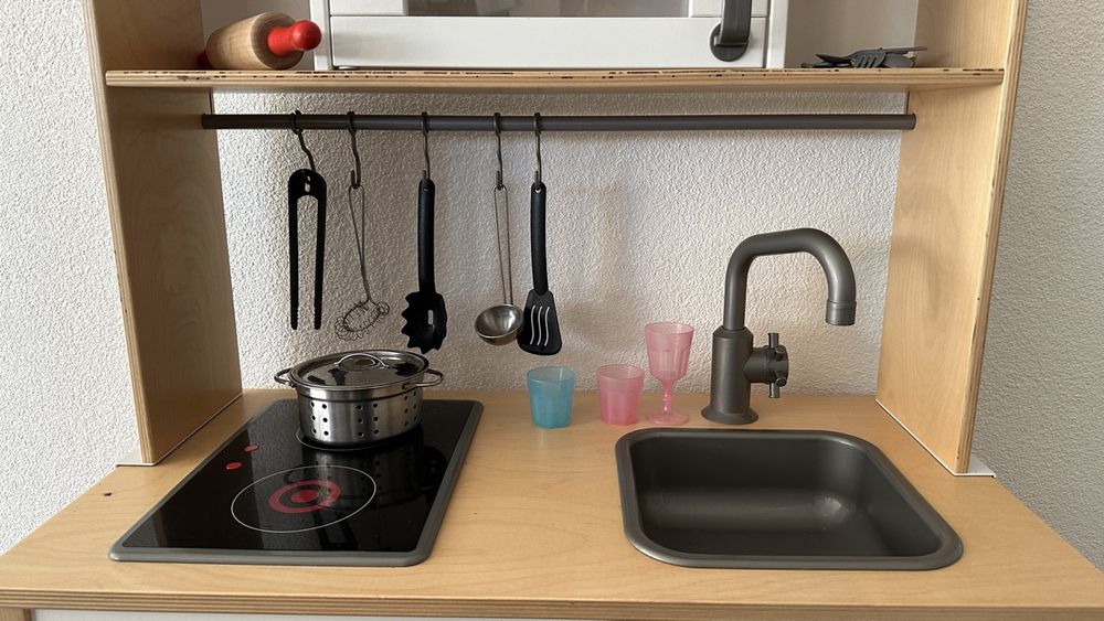 IKEA Spielküche mit Zubehör (Usato) a Niederhelfenschwil per CHF