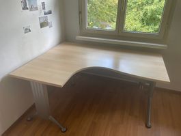 Eckschreibtisch Metallfüsse guter Zustand