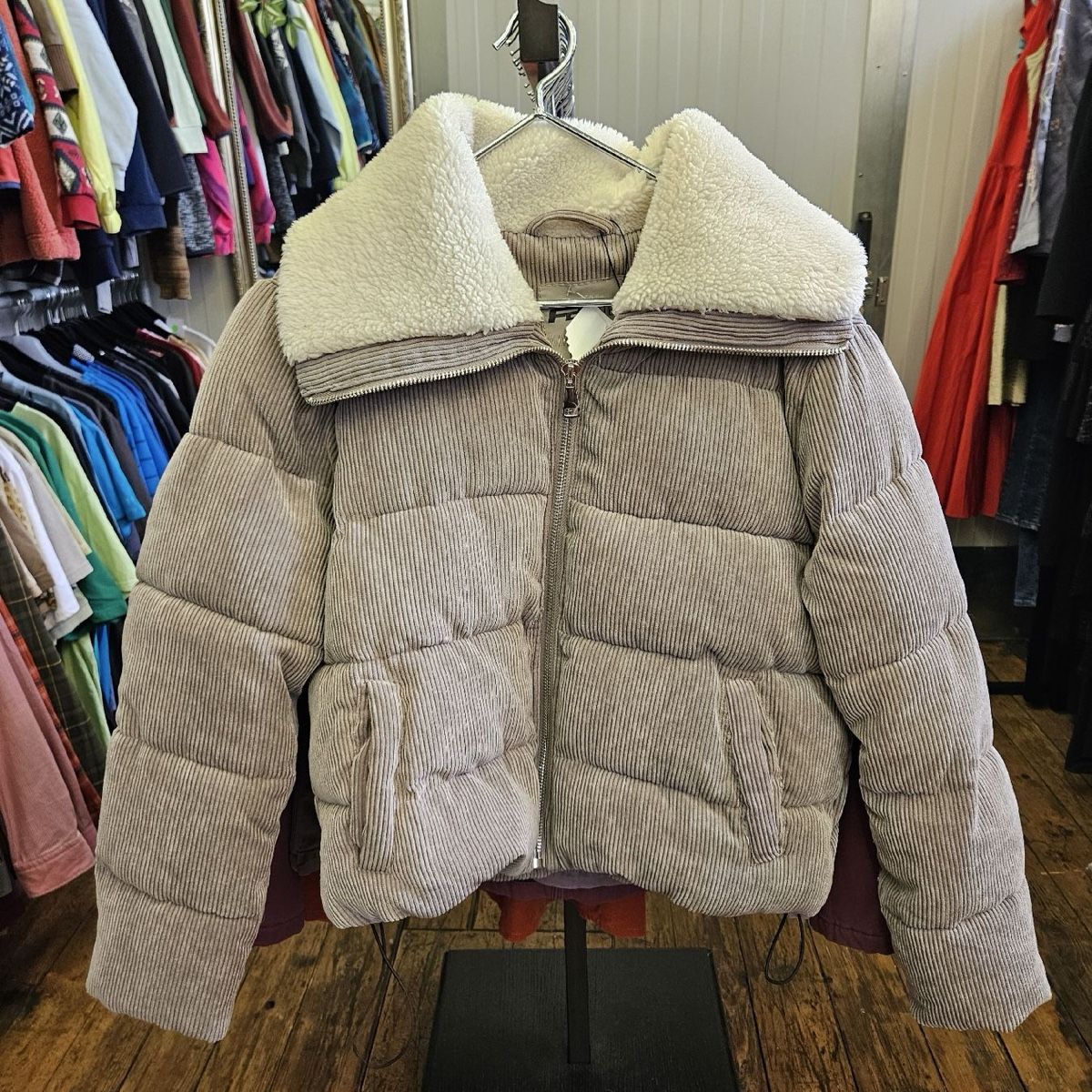 Giacche: Puffer Jacket  – Usato da Luzern venduto da das_2s8k