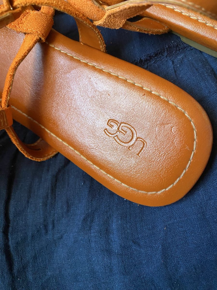 Ugg Scarpe da donna: Sandales UGG orange cuir suédé 42 – Usato da Geneve venduto da Monthoux13 2