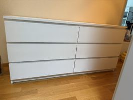 Weisse Kommode mit 6 Schubladen