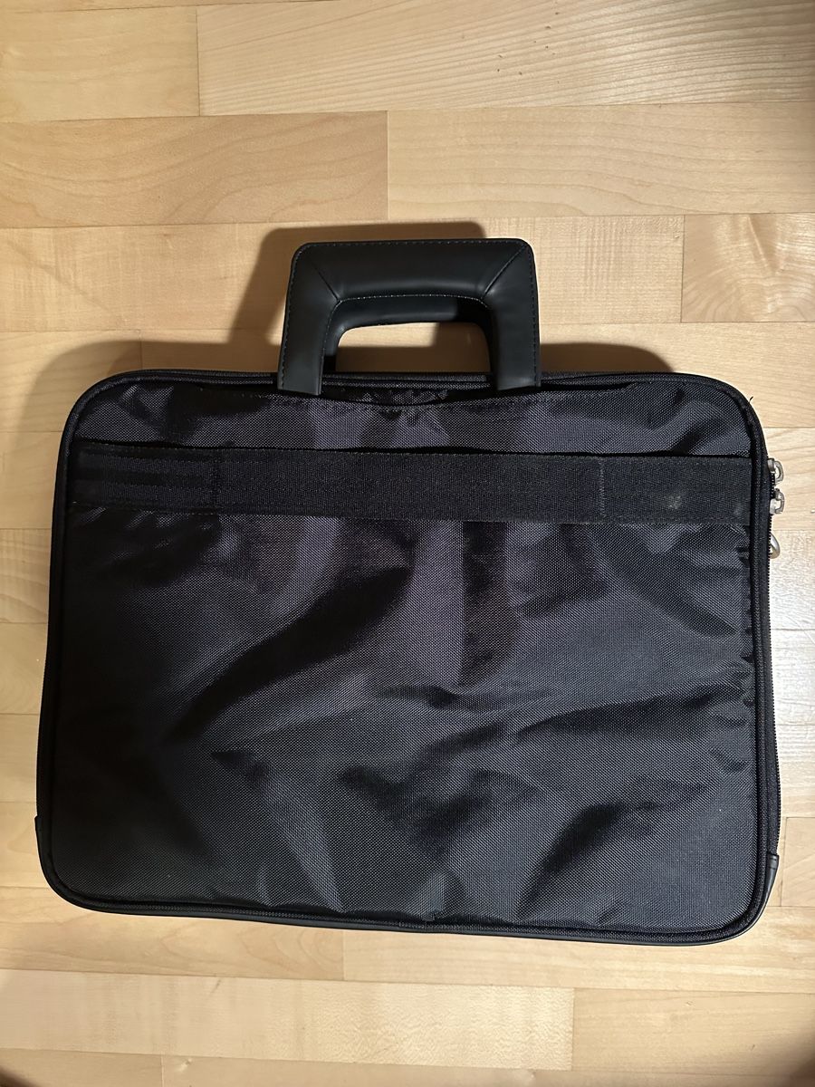 Koffer & Taschen: Praktische Laptoptasche, neuwertig – Neu (gemäss Beschreibung) aus Hergiswil NW von kaufe_at_kaufmann 1