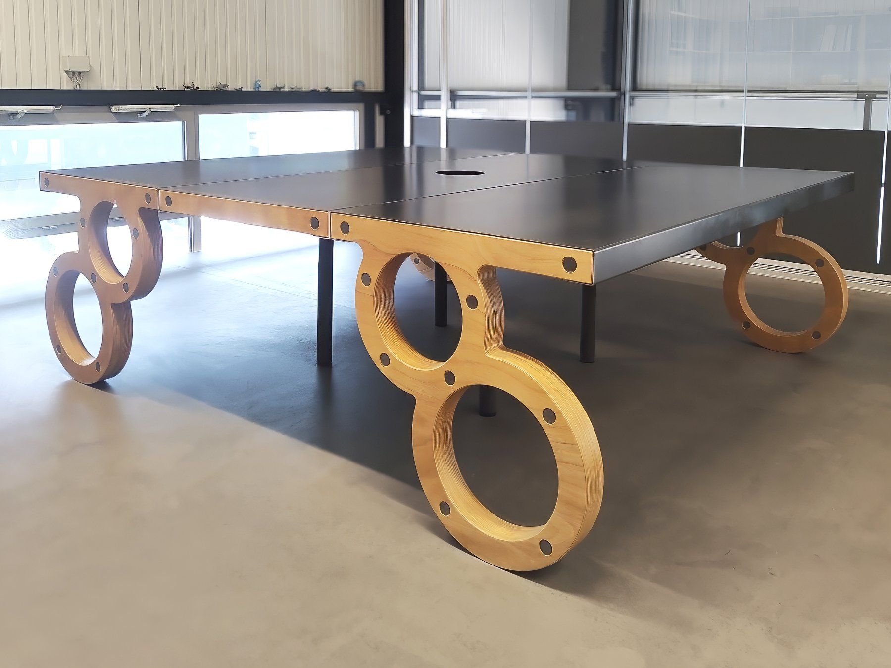 Scrivanie: TABLE DE BUREAU DESIGN – PIÈCE UNIQUE – Usato da Sion venduto da von_962s
