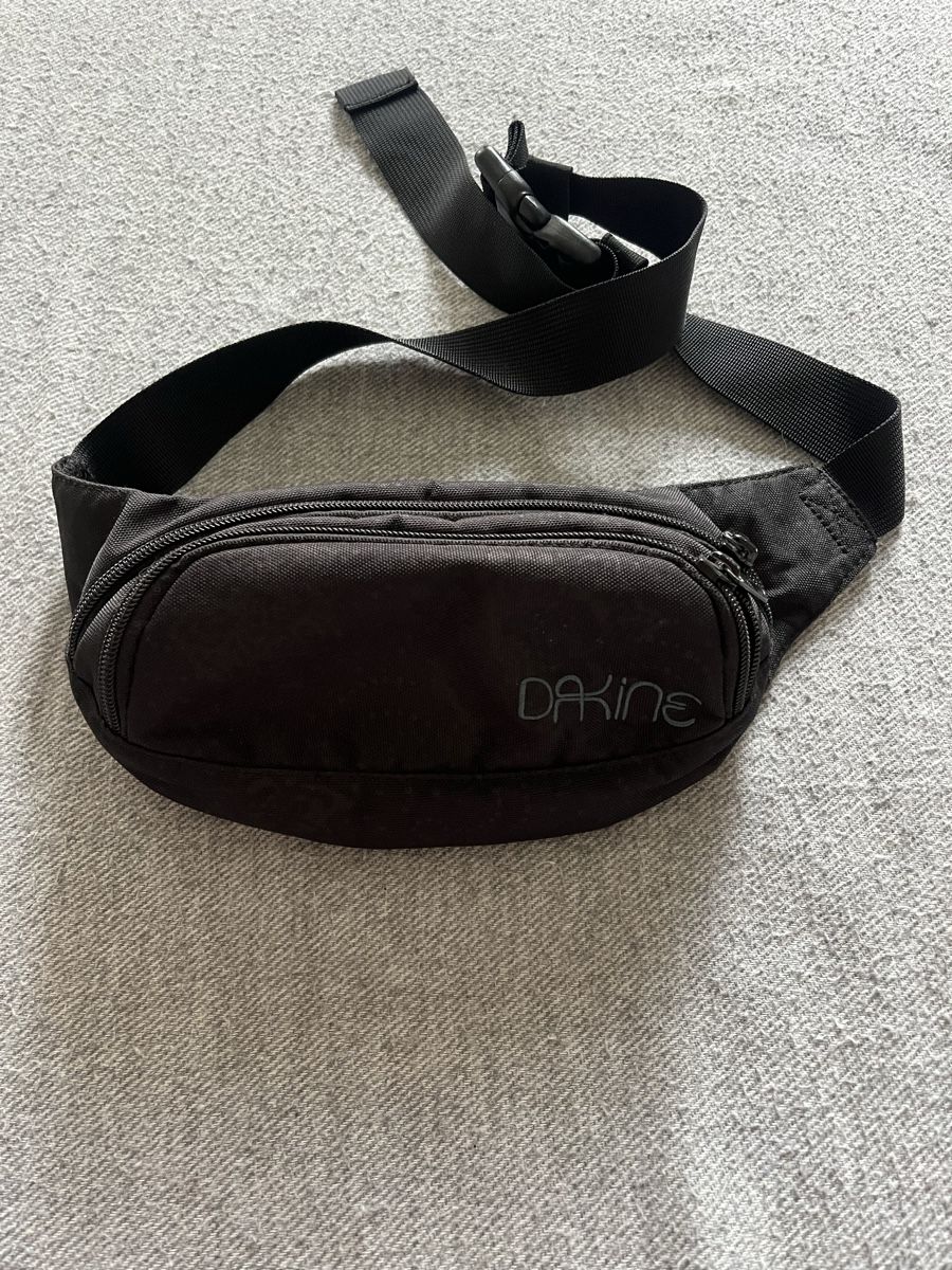 Dakine Borse: Dakine Bauchtasche in Schwarz – Usato da Thalheim venduto da karmabis_