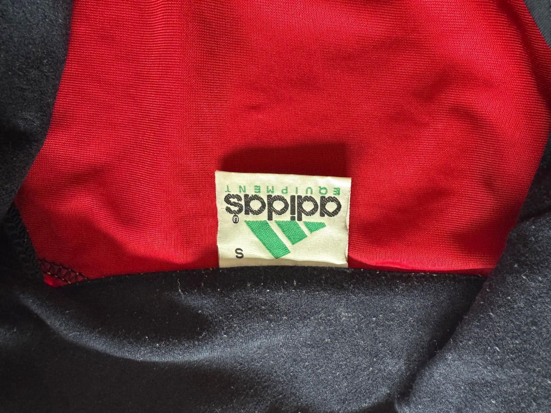 Adidas Giacche: Vintage Adidas Equipment jacket Sz S – Usato da Neuchâtel venduto da _Easy_to_Find_ 3