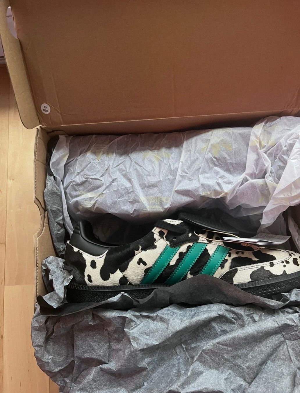 Adidas Herrenschuhe: Adidas shoes  new in org box – Gebraucht aus Clarens von Sweden111