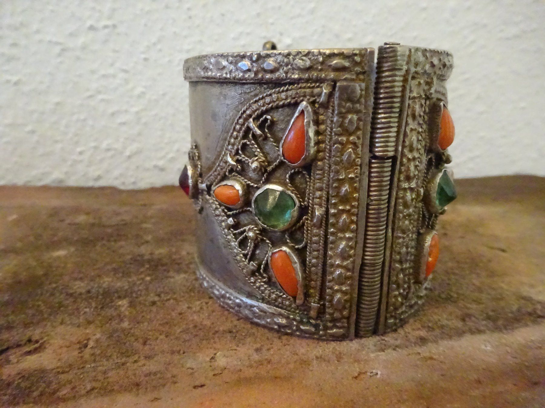 Bracciali & Braccialetti: Armreif Indien Koralle – Usato da Esslingen venduto da FetteSchnecke 1