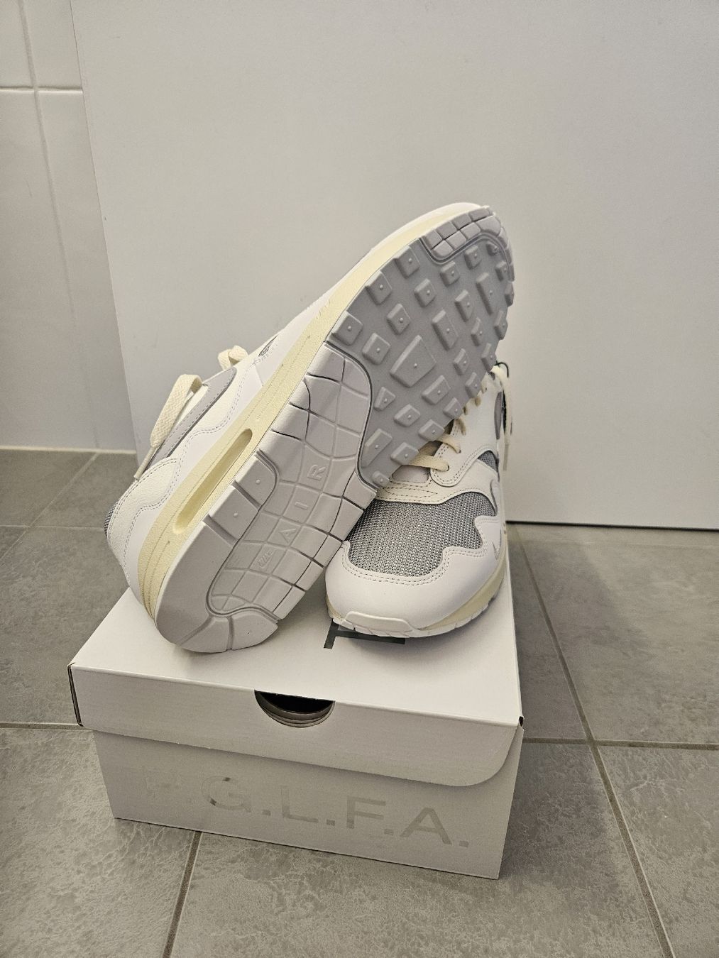 Nike Scarpe da uomo: Nike Air Max 1 Patta White – Nuovo e nell'imballaggio originale da camorino venduto da abenzo 3