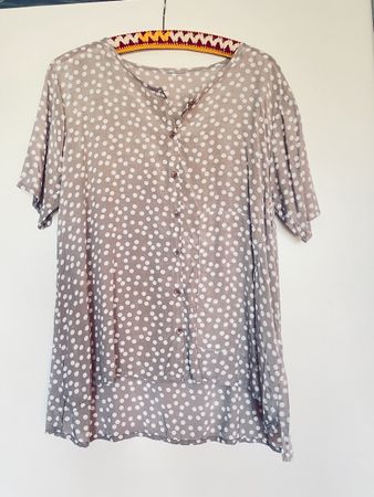 Sommerliche Damenbluse, weiss Cappuccino  mit Punkten, Gr. M