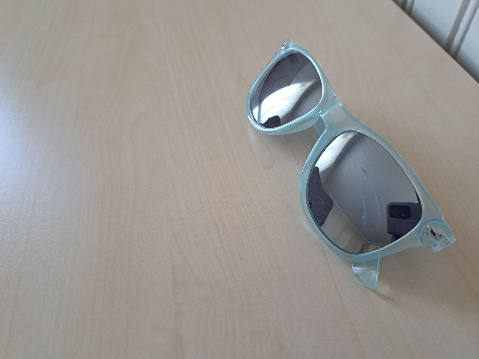 Occhiali & Lenti: neu: hellblaue Sonnenbrille – Nuovo (secondo la descrizione) da Uzwil venduto da eri_lz5x