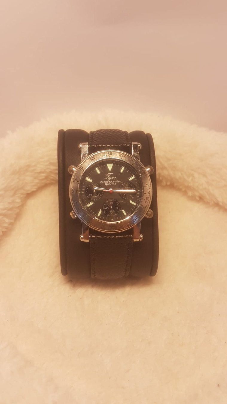 Uhren: Armbanduhr  Mit Trigalight-Technologie – Gebraucht aus Zürich von Sarameier 2