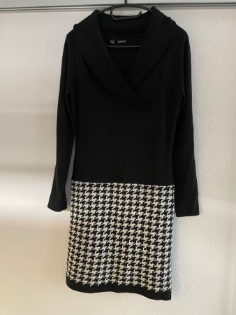 Schönes Strickkleid in Gr. 36/38
