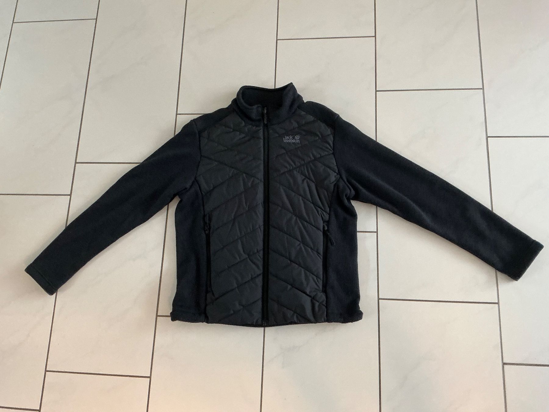 Jack Wolfskin Vestes: Jack Wolfskin Übergangsjacke Gr.M – D'occasion à Biel-Benken BL par Sahra1
