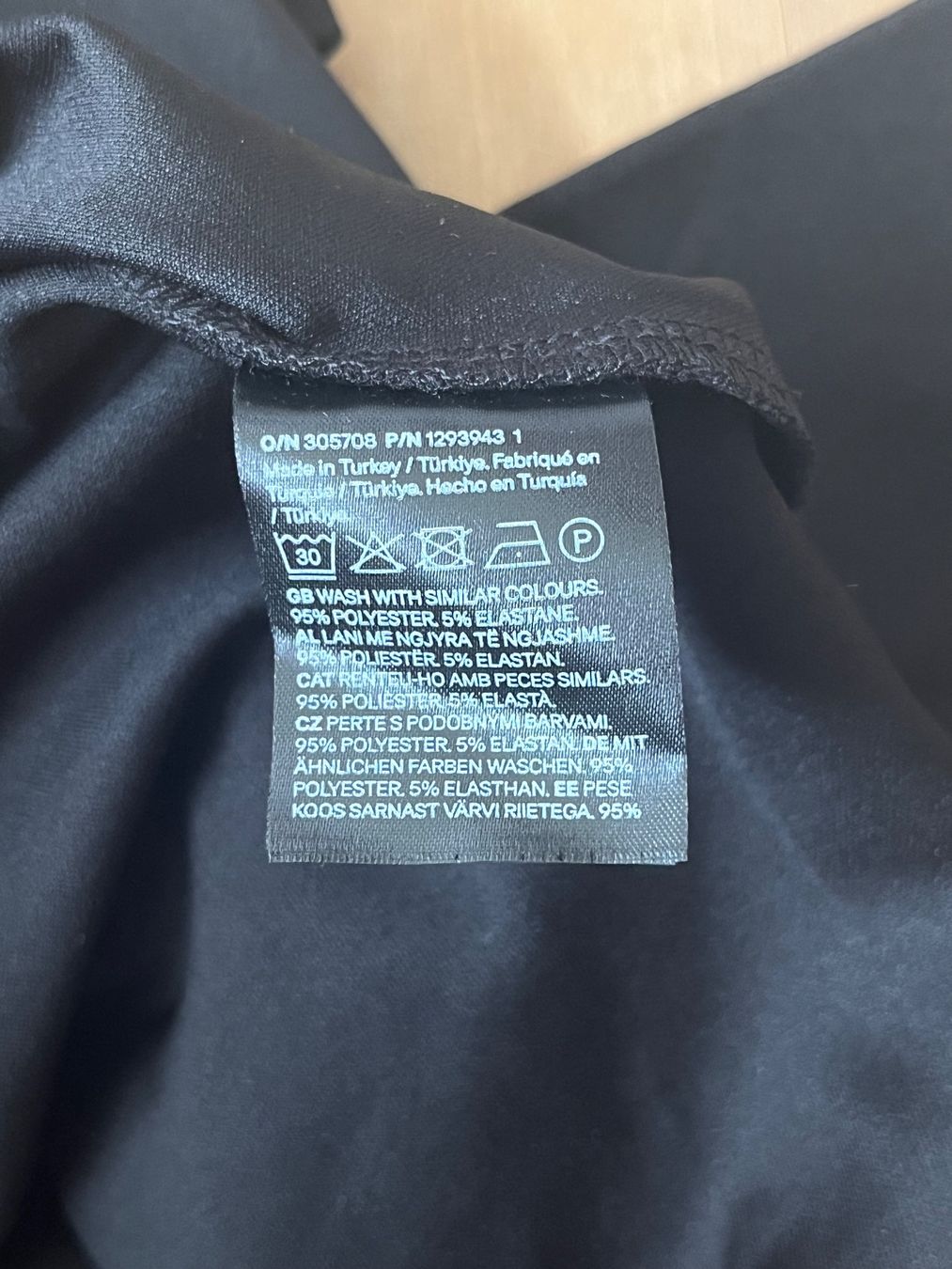 H&M T-shirt: Oberteil schwarz grösse L – Nuovo e nell'imballaggio originale da Stäfa venduto da jo1735 4