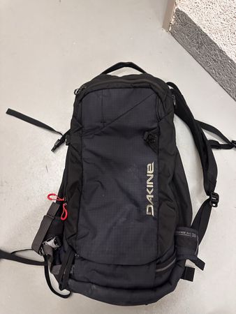 Dakine Poacher 35L mit Mammut RAS 3.0 – Lawinenrucksack