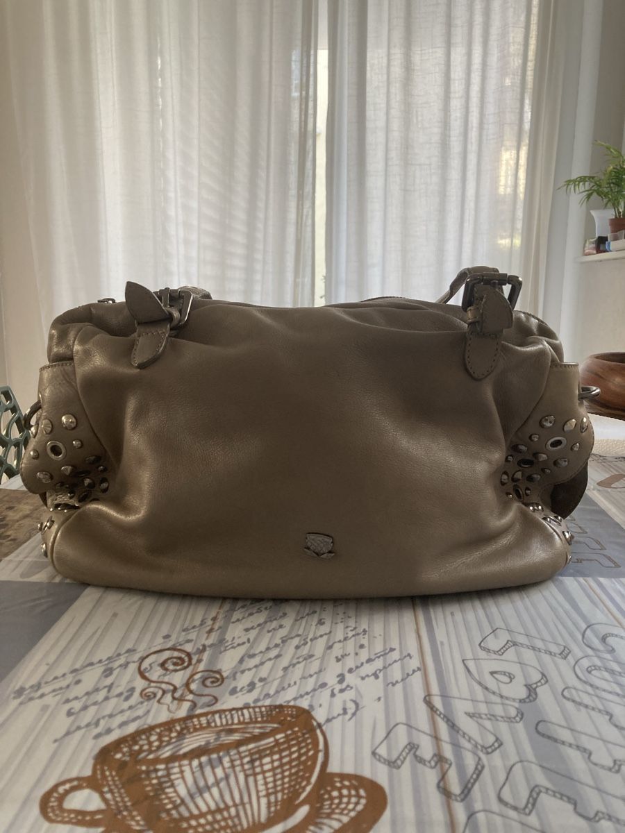 Navyboot Sacs femmes: NAVYBOOT Handtasche Leder  – D'occasion à Zürich par mar_yb5j 2