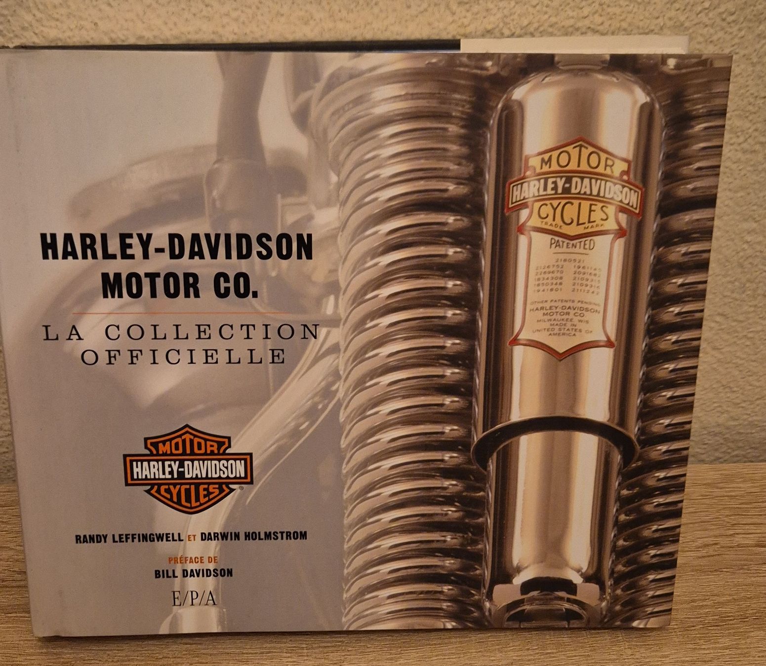 Libri: Harley-Davidson : La Collection Officielle - – Usato da Genève venduto da Bayoushi