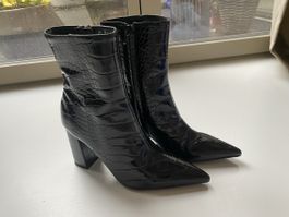 Schwarze Kroko-Stiefeletten Gr. 37
